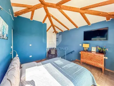 Haus 250 m², Umgebung von Buje - 4 Schlafzimmer und 3 Einheiten - 17