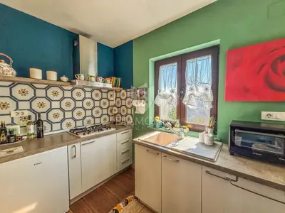Haus 250 m², Umgebung von Buje - 4 Schlafzimmer und 3 Einheiten - 11