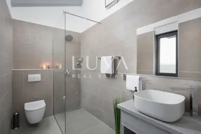 Villa 250 m², Vodnjan - Pool, Sauna und Privatsphäre - 19