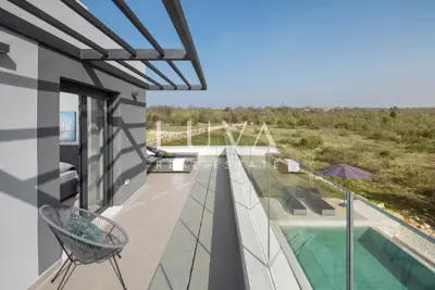 Villa 250 m², Vodnjan - Pool, Sauna und Privatsphäre - 9