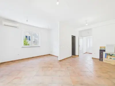 Stan 46,5 m², Pula Centar - potpuno adaptiran