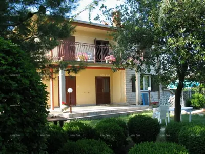 Kuća 330 m², Brtonigla - mir i privatnost među vinogradima