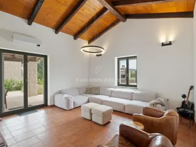 Istra - rustikalno uređena vila s bazenom - 16