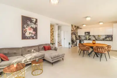 Kuća 151 m², Poreč - luksuzno opremljena i ograđena okućnica - 6