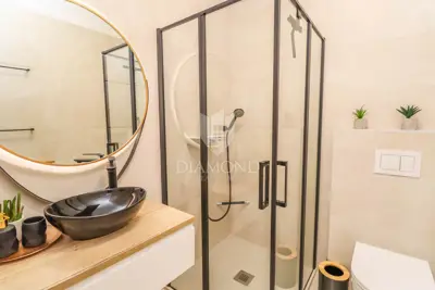 Kuća 151 m², Poreč - luksuzno opremljena i ograđena okućnica - 16