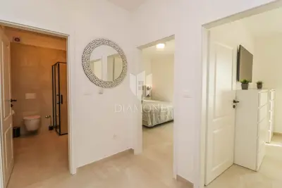 Kuća 151 m², Poreč - luksuzno opremljena i ograđena okućnica - 14