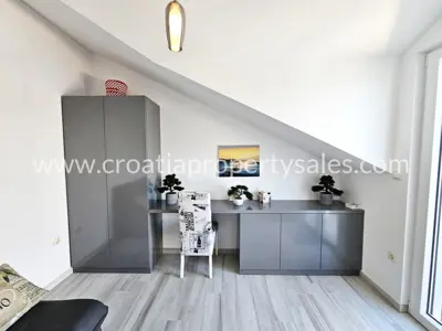 Stan 118 m², Rogoznica, prvi red do mora i pogled na more - 3