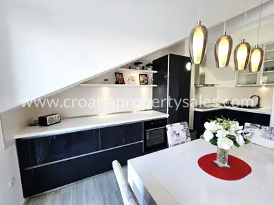 Stan 118 m², Rogoznica, prvi red do mora i pogled na more - 5