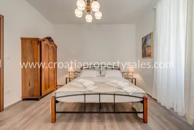 Stone house 170 m², Trogir - old town center and sea view - 8