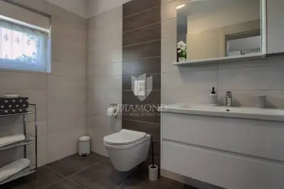 Pula, okolica, atraktivna kuća modernog dizajna - 21