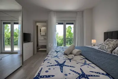 Pula, okolica, atraktivna kuća modernog dizajna - 20