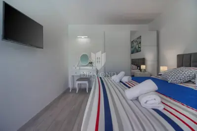 Pula, okolica, atraktivna kuća modernog dizajna - 16