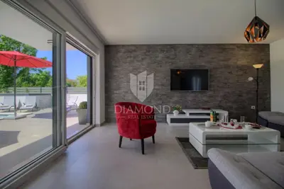 Pula, okolica, atraktivna kuća modernog dizajna - 6
