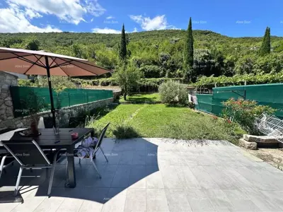 Stan 48 m², Raša - mirno okruženje i vrt