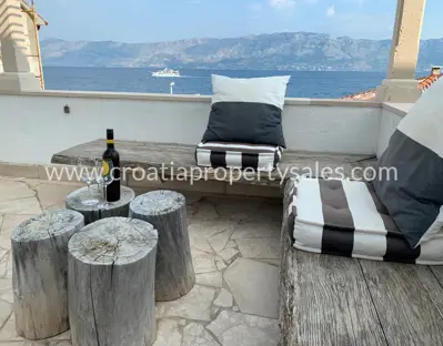 Kuća, Otok Brač - 50 m od mora, pogled na more
