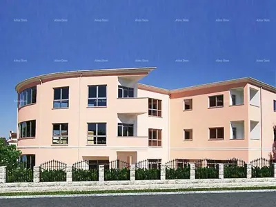 Poslovna zgrada 1 476 m², Rovinj - ulaz u grad i frekventna lokacija