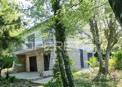 Kuća 126 m², Njivice na otoku Krku, 280 m od mora - 1