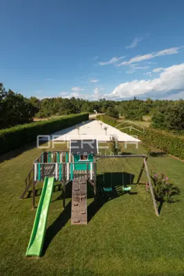 Istra, Vodnjan, einzigartige Villa auf einem großzügigen Grundstück, umgeben von Natur, infi - 20