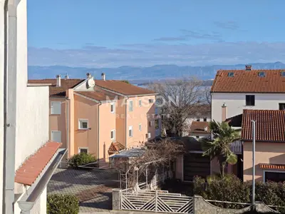 Krk, Haus mit drei Wohneinheiten in Malinska - 6