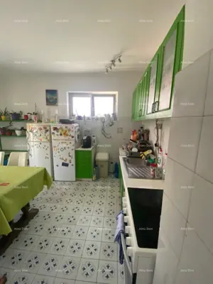 Haus 420 m², Pula Veli vrh, drei Wohnungen und Garage - 15