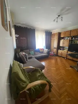 Haus 420 m², Pula Veli vrh, drei Wohnungen und Garage - 14