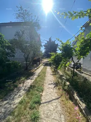Haus 420 m², Pula Veli vrh, drei Wohnungen und Garage - 5