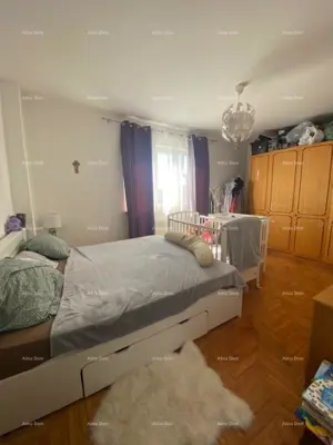 Haus 420 m², Pula Veli vrh, drei Wohnungen und Garage - 12