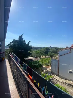 Haus 420 m², Pula Veli vrh, drei Wohnungen und Garage - 17