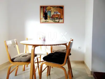 Haus 350 m², Pomer - 11 Apartments, 150 m vom Meer - 20