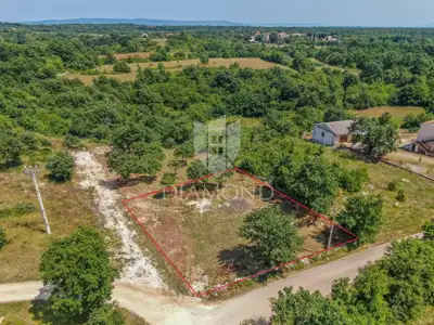 Grundstück, Svetvinčenat, ruhige Lage an der Asphaltstraße - 2