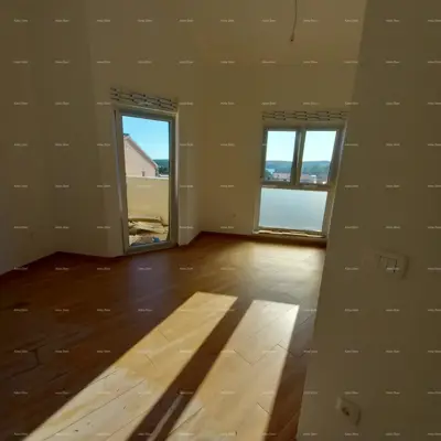 Stan 54 m², Medulin centar - 2 spavaće sobe, terasa - 5