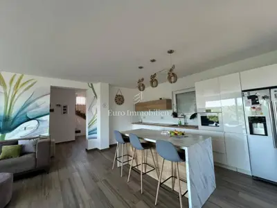 Kuća 292 m², Krasica - pogled na more i zelenilo - 4