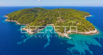 Land 1,087 m², Koločep - near the sea and infrastructure - 2