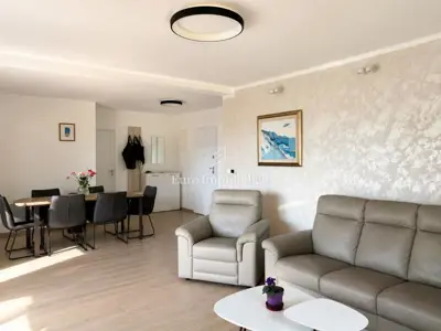 Stan 108 m², Kastav - 3 sobe, lođa i 2 parkirna mjesta - 2