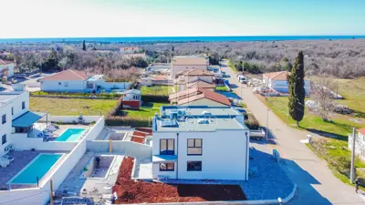 Umag, Umgebung! Ausgestattetes modernes Haus mit Pool! - 2