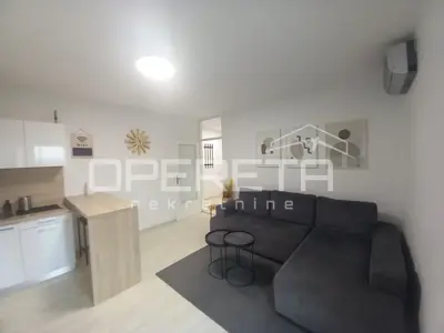 Stan 36 m², Trešnjevka - Sjever, 2-soban s balkonom