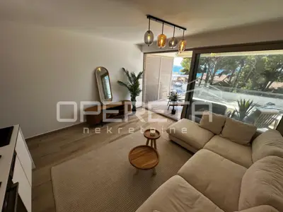 Wohnung 49 m², Ivan Dolac auf Hvar, Terrasse und Parkplatz