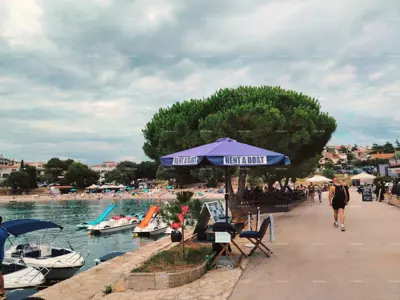 Wohnung 200 m², Pješčana Uvala, 30 m von dem Strand