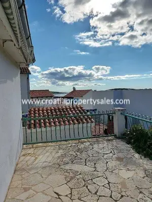 Häuser 180 m², Insel Vis - 200 m vom Meer - 2