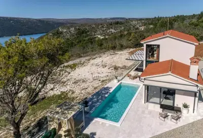 Istra - Luksuzna vila s bazenom i otvorenim pogledom na more - 2