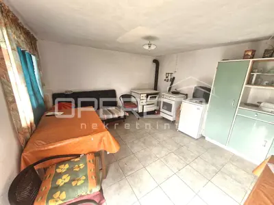 House 123 m², Gospić - two houses and an auxiliary building - 9