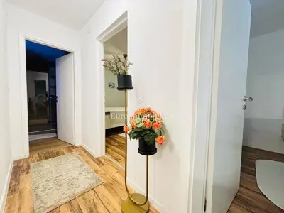 Pag - kuća s 4 apartmana i velikim dvorištem - 19