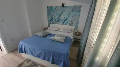 Pag - kuća s 4 apartmana i velikim dvorištem - 15