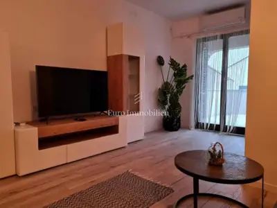 Pag - kuća s 4 apartmana i velikim dvorištem - 6