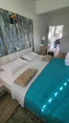 Pag - kuća s 4 apartmana i velikim dvorištem - 17