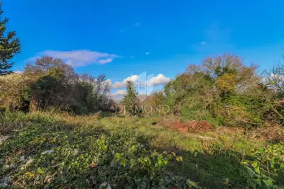 Building plot 1,420 m², Mutvoran - quiet location - 3