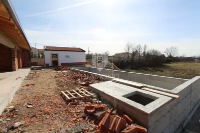 Haus 115 m², Sveti Petar u Šumi - Pool und Sonnenterrasse - 2