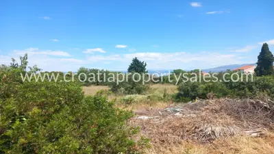 Građevinsko zemljište 1.140 m², otok Brač - 300 m od mora - 5