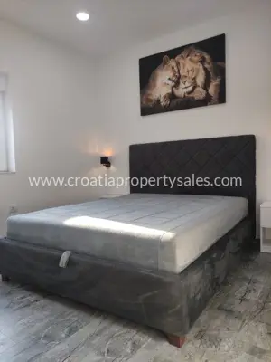 Kuća 172 m², Split - mirno naselje i bazen - 10