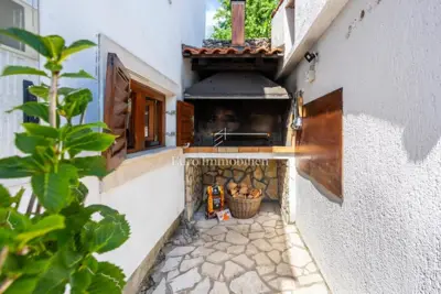 Häuser auf der Insel Krk, Vrbnik - Pool und Grill - 14